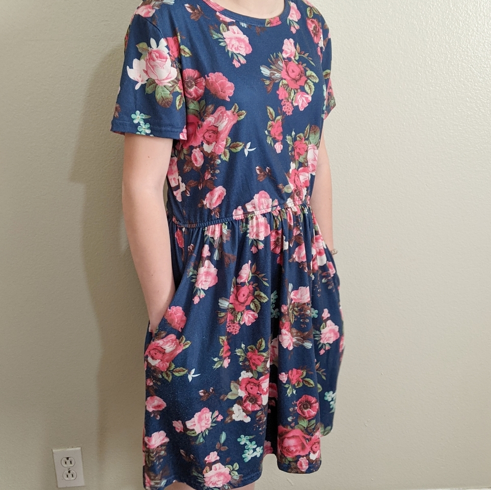 Blue floral dress with pockets
